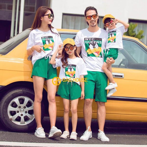 A group of people posing for a picture Description automatically generated with medium confidence