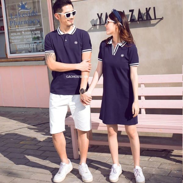 A person and person posing for a picture Description automatically generated with medium confidence