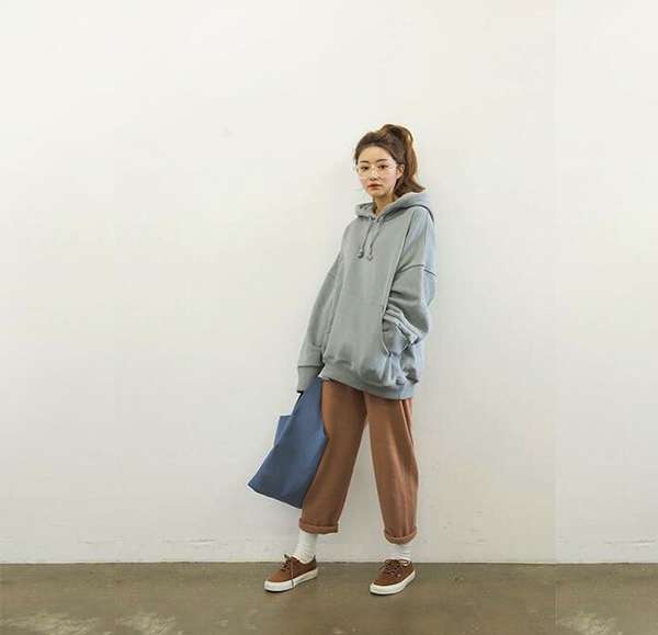 ao-hoodie-mix-voi-quan-thung