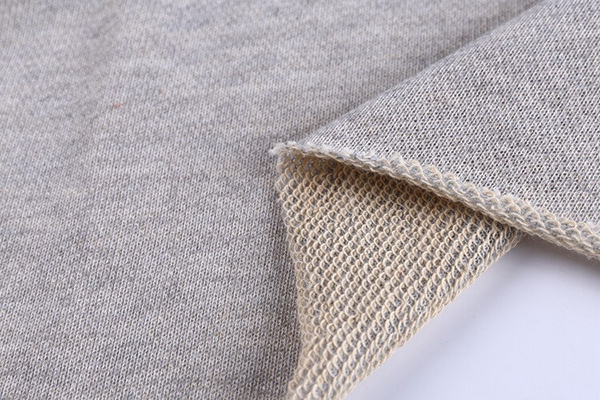 Chất vải cotton 100% Gạo House sử dụng để may áo gia đình