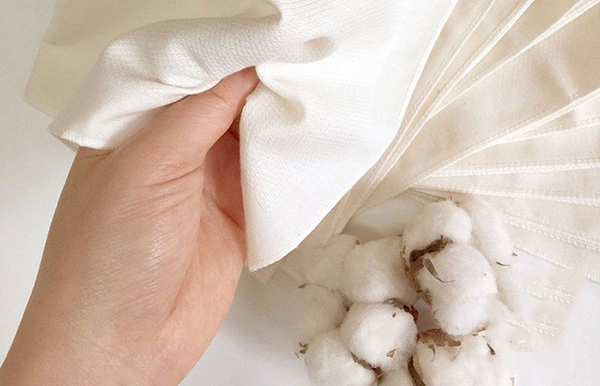 Gạo House may áo thun gia đình từ vải cotton 100%
