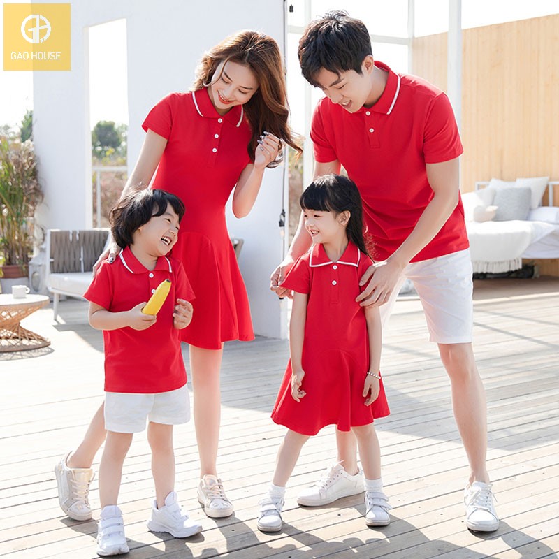 Mẫu áo váy đồng phục gia đình màu đỏ nổi bật