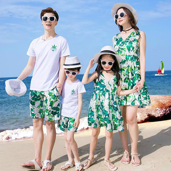set áo váy gia đình 4 người đi biển đang hot nhất trên thị trường hiện nay