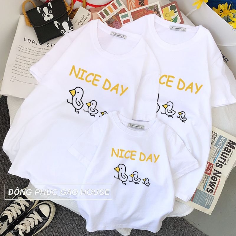 Mẫu áo đồng phục gia đình 5 người cổ tròn