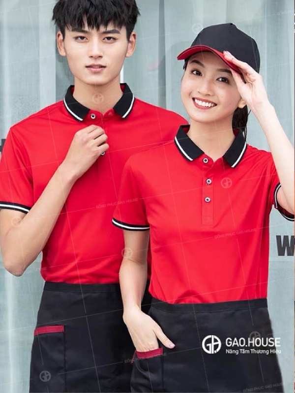 Mẫu áo thun đồng phục nhà hàng ăn uống màu đỏ phối cổ đen