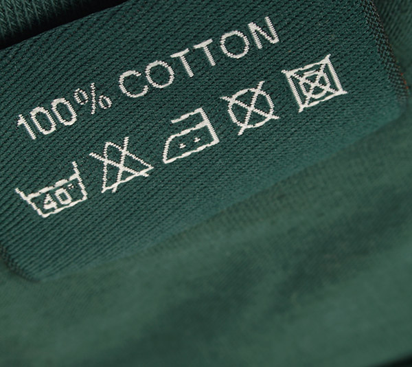 Lựa chọn chất vải may phù hợp sẽ mang đến sự thoải mái cho nhân viên khi làm việc