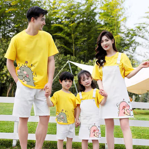 áo gia đình màu vàng