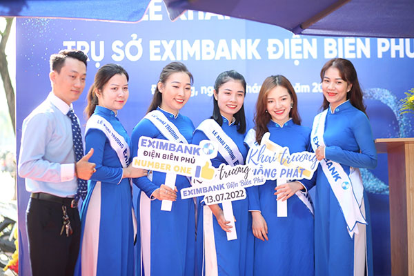 Kiểu dáng đồng phục Eximbank