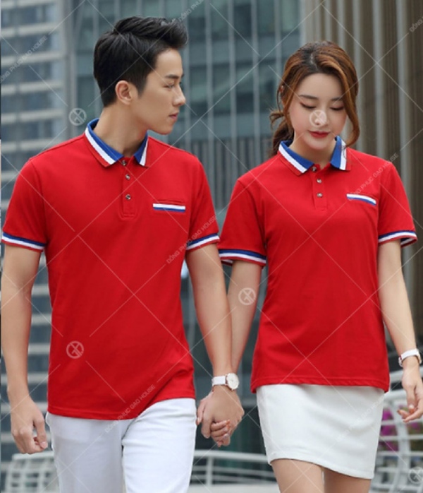 Mẫu áo thun đồng phục doanh nghiệp màu đỏ phối cổ lé trắng xanh