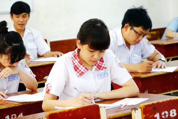 Đồng phục trường THPT Trần Hưng Đạo