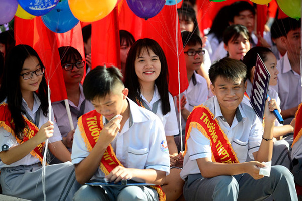 Áo sơ mi trường Võ Văn Kiệt phù hợp với lứa tuổi học sinh