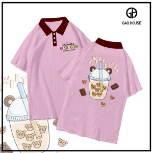 Mẫu đồng phục lớp màu hồng nhạt có cổ hình in cute