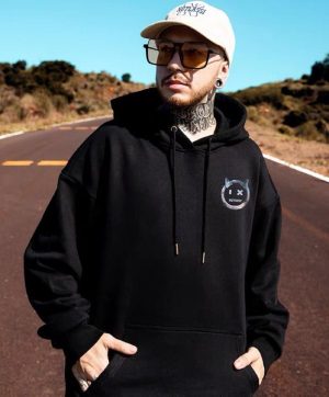 Áo hoodie nỉ bông với hình in nổi bật đen, trắng