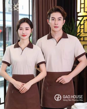 Đồng phục nhà hàng màu kem cổ chéo kèm tạp dề