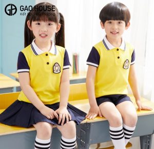 Đồng phục học sinh mầm non màu vàng phối đen, trắng