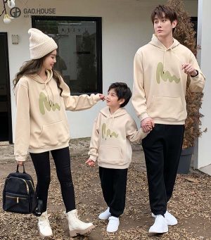 Áo hoodie gia đình mùa đông tone kem