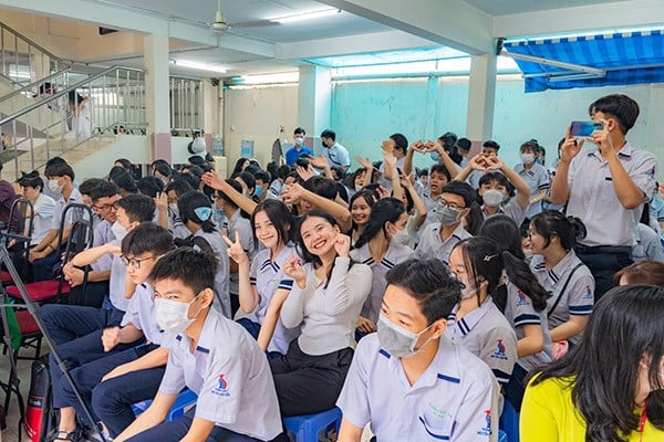 Áo đồng phục học sinh THPT Nguyễn Khuyến