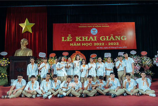 Áo đồng phục trường Lê Hồng Phong