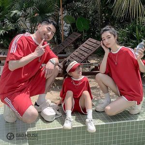 Áo đồng phục gia đình cổ tròn màu đỏ