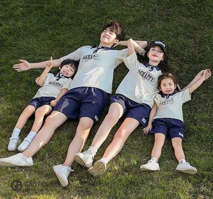 Áo polo gia đình có cổ thanh lịch