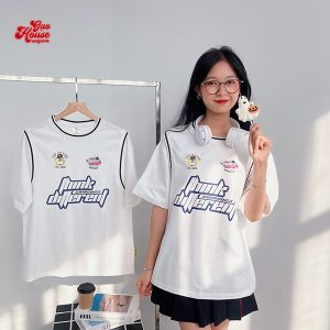 Mẫu đồng phục lớp cổ tròn tone trắng in slogan cực chất