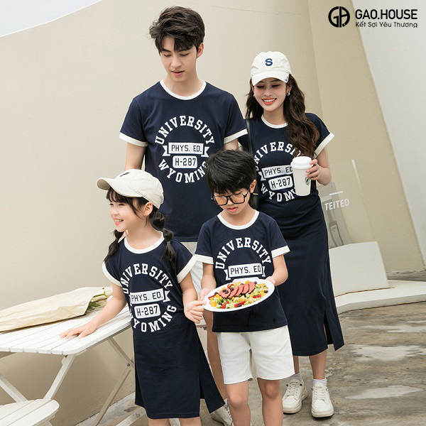 Đồng phục gia đình đi biển tại Huế