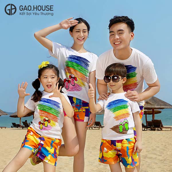 Đồng phục gia đình đi biển tại Quảng Trị