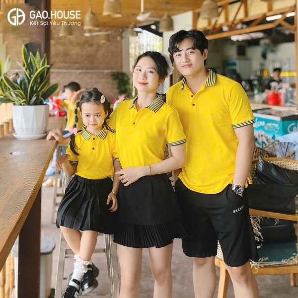Đồng phục gia đình ở Cà Mau màu vàng