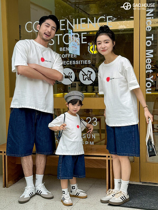 Mẫu áo gia đình tại Bắc Ninh màu trắng